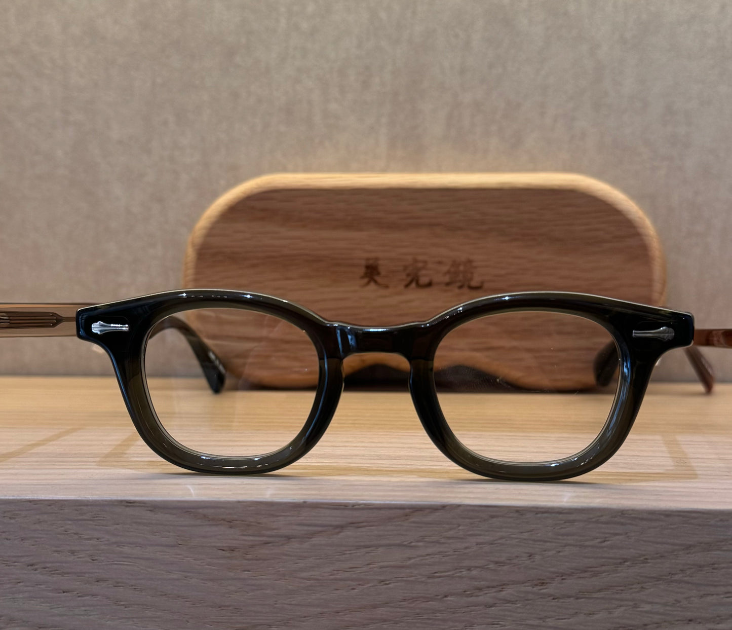 Mi Wan Gyeong - 0104 1565